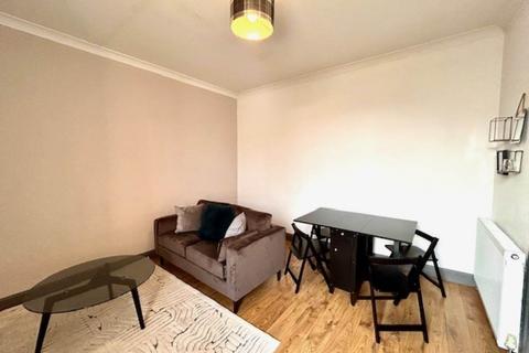 1 bedroom flat to rent, Corstorphine High street, ,