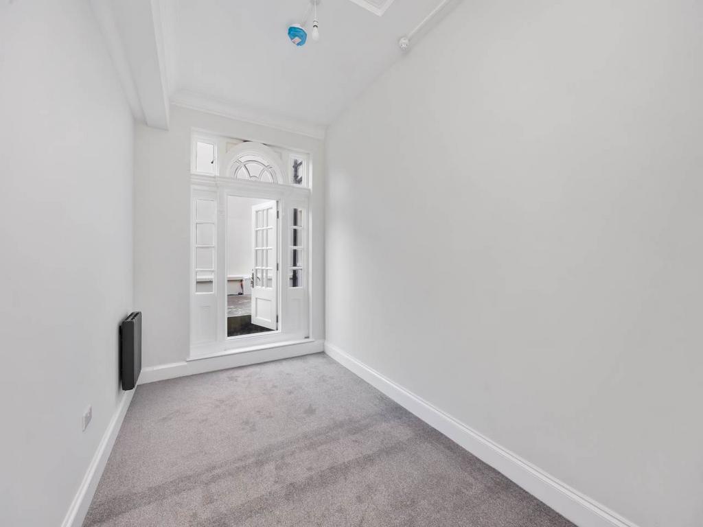 First Floor Flat 2-0