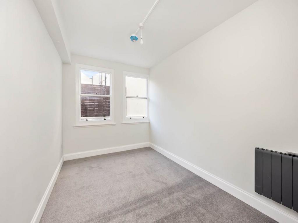 First Floor Flat 2-0
