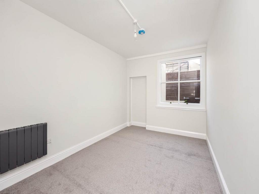 First Floor Flat 2-0