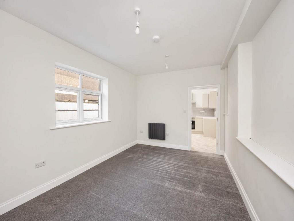 First Floor Flat 2-0