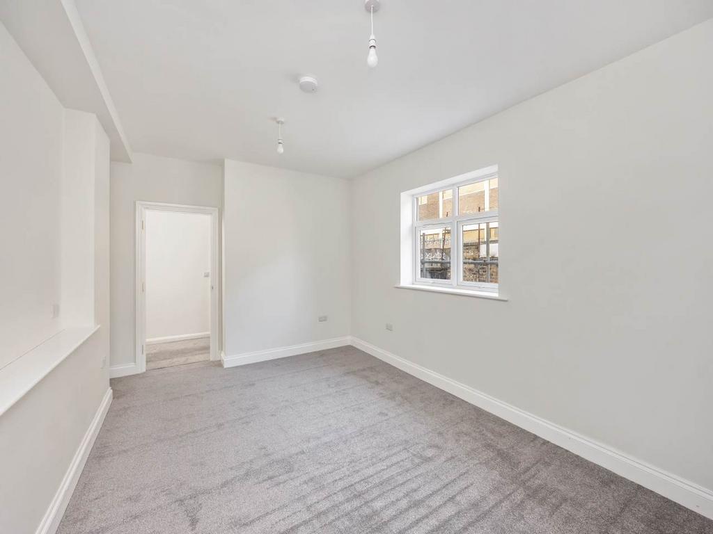 First Floor Flat 2-0