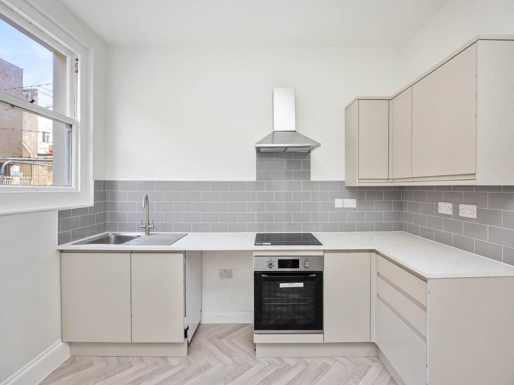 First Floor Flat 2-0