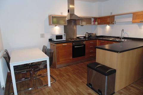 2 bedroom flat to rent, Lock Keepers Court, Cardiff CF10