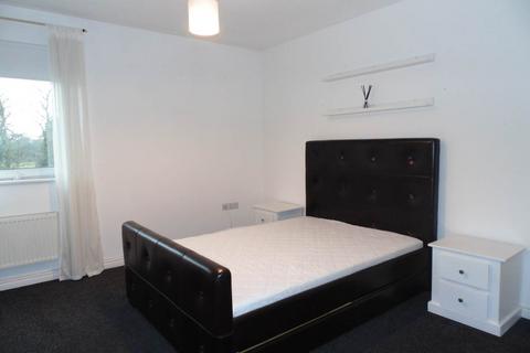 2 bedroom flat to rent, Lock Keepers Court, Cardiff CF10