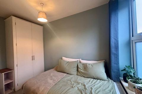undefined, Salisbury View (Room 2), Leeds LS12