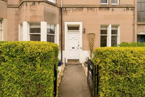3 bedroom flat to rent, Learmonth Crescent, Comely Bank, Edinburgh