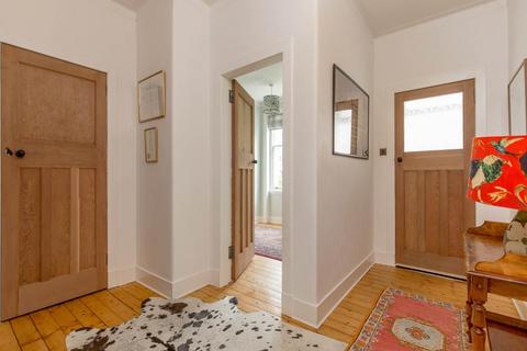 3 bedroom flat to rent, Learmonth Crescent, Comely Bank, Edinburgh