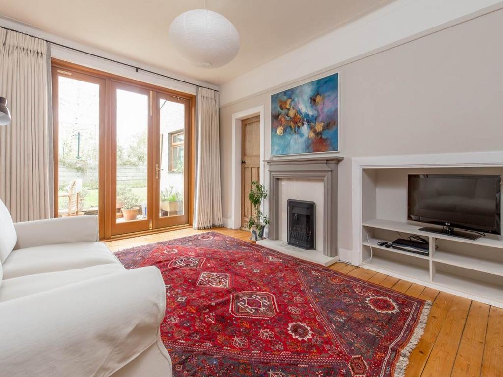 Living room 2