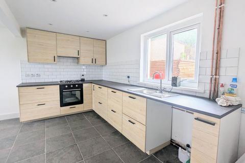 3 bedroom house to rent, Valley View*, cimla SA11