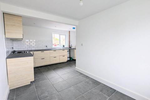 3 bedroom house to rent, Valley View*, cimla SA11