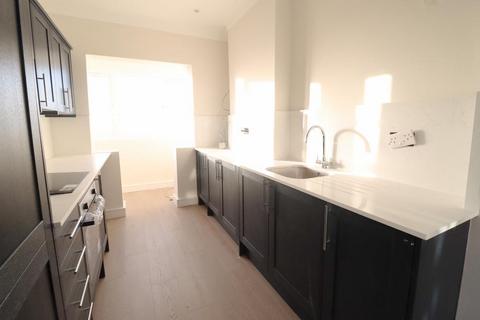 3 bedroom apartment to rent, Edgware HA8