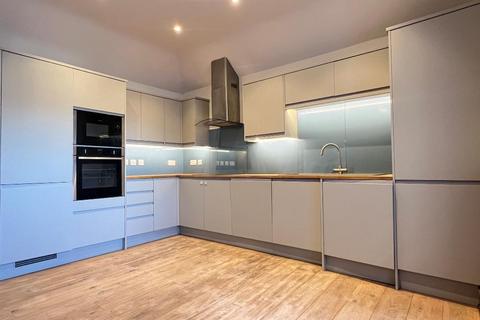 2 bedroom flat to rent, The Courtyard, Steyning, West Sussex, BN44 3BW