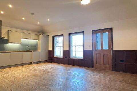 2 bedroom flat to rent, The Courtyard, Steyning, West Sussex, BN44 3BW