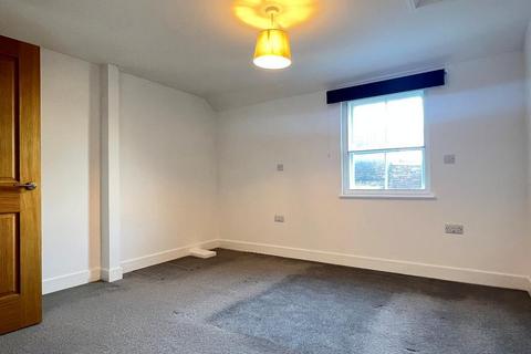 2 bedroom flat to rent, The Courtyard, Steyning, West Sussex, BN44 3BW