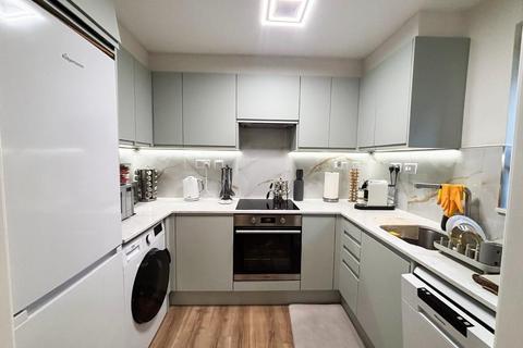 1 bedroom flat to rent, London NW11