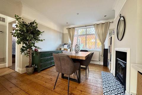 undefined, Taunton Avenue, Round Green, Luton, Bedfordshire, LU2 0LN