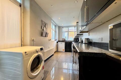 undefined, Taunton Avenue, Round Green, Luton, Bedfordshire, LU2 0LN