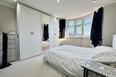 undefined, Taunton Avenue, Round Green, Luton, Bedfordshire, LU2 0LN