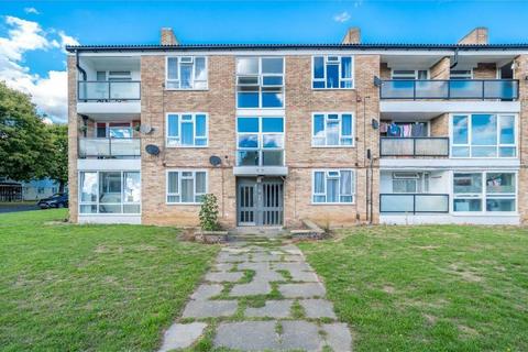 2 bedroom flat to rent, Barchester Road, Langley, SL3 7AH