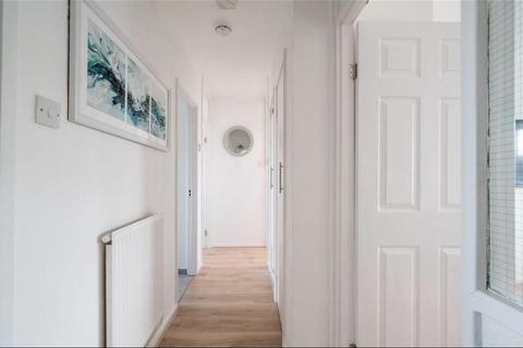 2 bedroom flat to rent, Barchester Road, Langley, SL3 7AH
