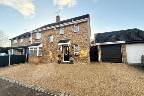 4 bedroom detached house for sale, Snowford Close, Barton Hills, Luton, Bedfordshire, LU3 3XU