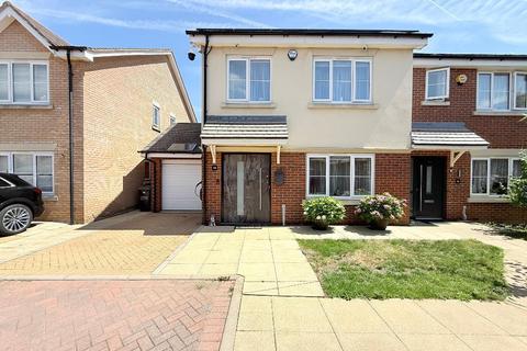 4 bedroom semi-detached house for sale, Rockfield Drive, Sundon Pak, Luton, Bedfordshire, LU3 3EY