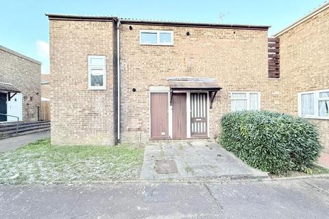 undefined, Winchester Gardens, Marsh Farm, Luton, Bedfordshire, LU3 3UD