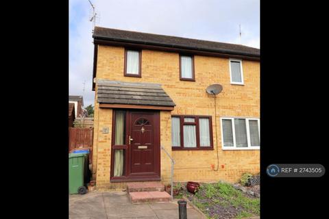 2 bedroom semi-detached house to rent, Doyle Close, Erith, DA8