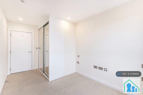 2 bedroom flat to rent, Wharf Street, London, SE8