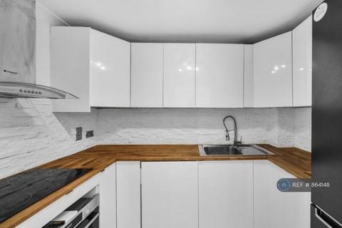 2 bedroom flat to rent, Brunel House, London, E14