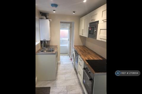 3 bedroom terraced house to rent, Chester Road, Watford, WD18