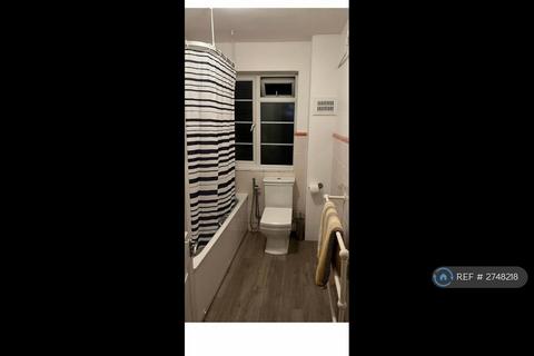 2 bedroom flat to rent, Sheen Court, Richmond, TW10