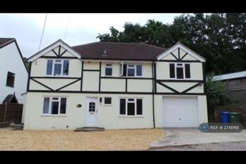 4 bedroom detached house to rent, Sunray Estate, Sandhurst, GU47