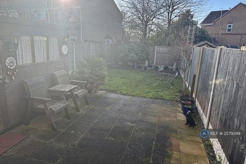 2 bedroom terraced house to rent, Bluebell Close, Scunthorpe, DN15