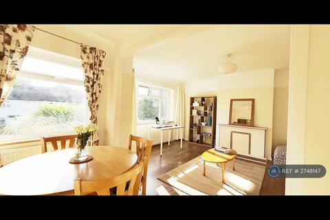 undefined, Cavendish Avenue, London, W13