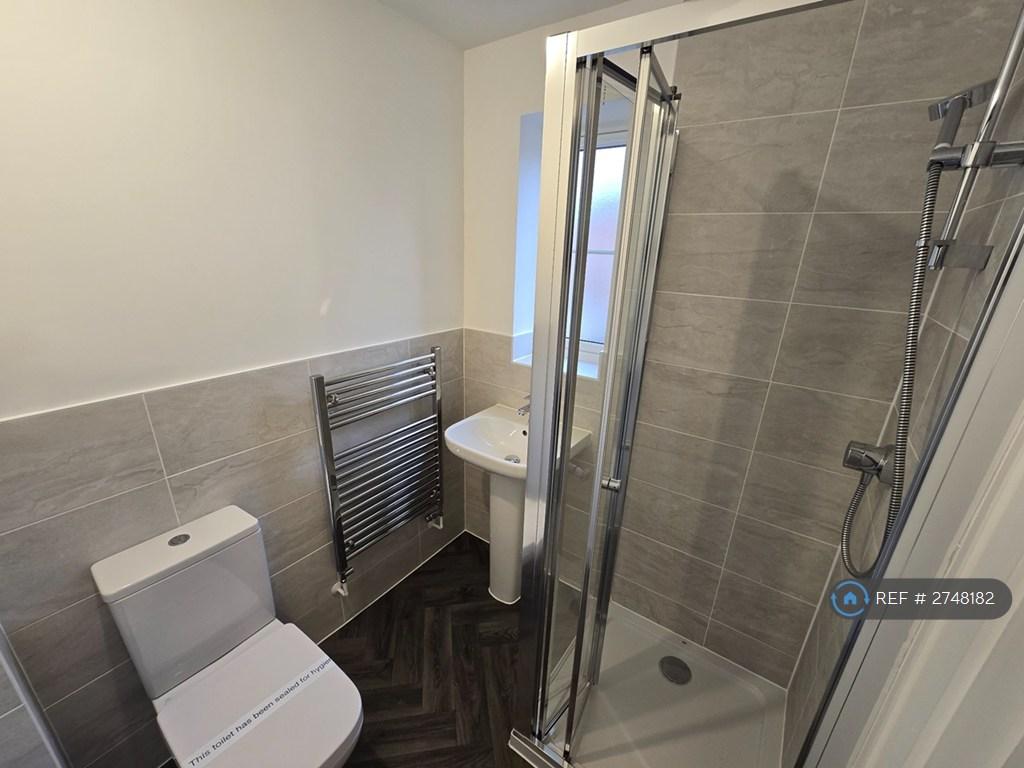 En-Suite Bathroom