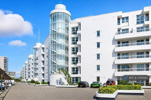 1 bedroom flat to rent, Barrier Point Road, London, E16