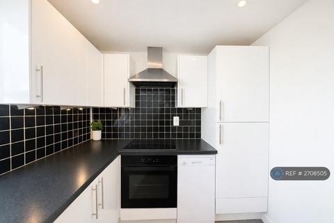 1 bedroom flat to rent, Barrier Point Road, London, E16