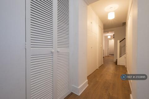 2 bedroom maisonette to rent, Wilson Road, London, SE5