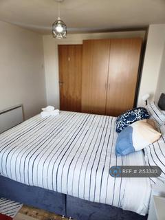2 bedroom flat to rent, City View, Salford, M7