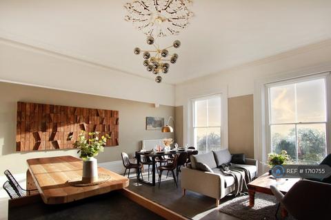 4 bedroom flat to rent, Victoria Park, Dover, CT16