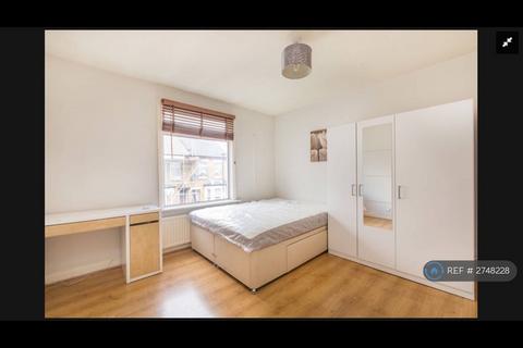 4 bedroom semi-detached house to rent, Pears Road, Hounslow, TW3