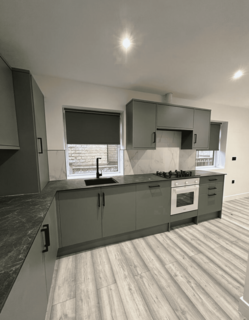 4 bedroom terraced house to rent, Chelmsford Terrace, Bradford, BD3
