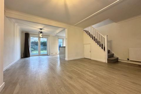 3 bedroom semi-detached house to rent, Silverdale Avenue, Leeds, West Yorkshire