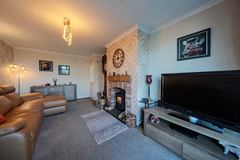 4 bedroom bungalow for sale, Half Mile Gardens, Leeds, West Yorkshire