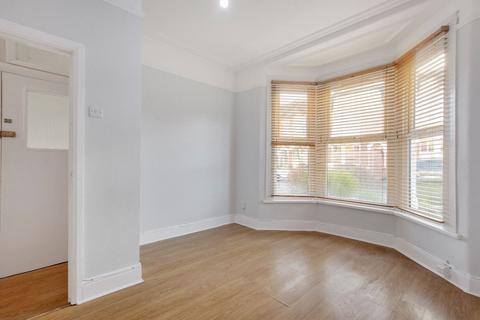 1 bedroom flat for sale, Westerdale Road, London