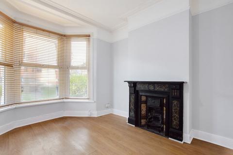1 bedroom flat for sale, Westerdale Road, London