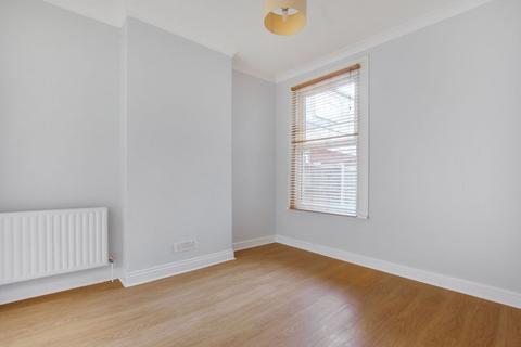 1 bedroom flat for sale, Westerdale Road, London