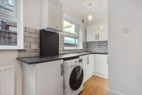 1 bedroom flat for sale, Westerdale Road, London